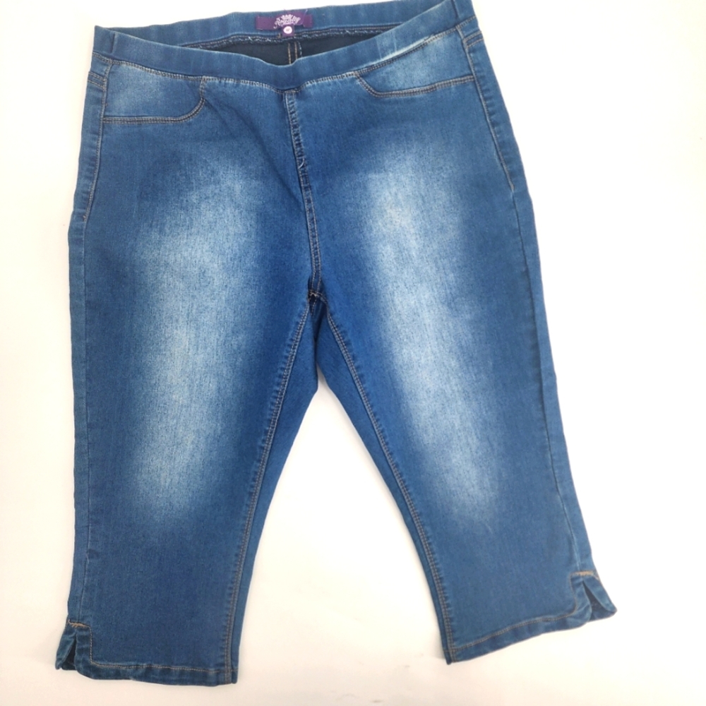 Royalty Jegging Bermuda Short Size 8P